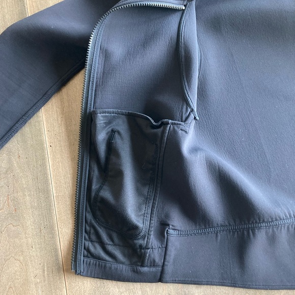 Lululemon Embrace the Space Jacket - Picture 8 of 10